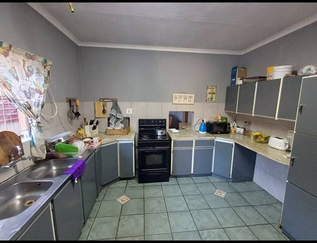 3 BEDROOM HOUSE FOR SALE IN MOUNTAIN VIEW